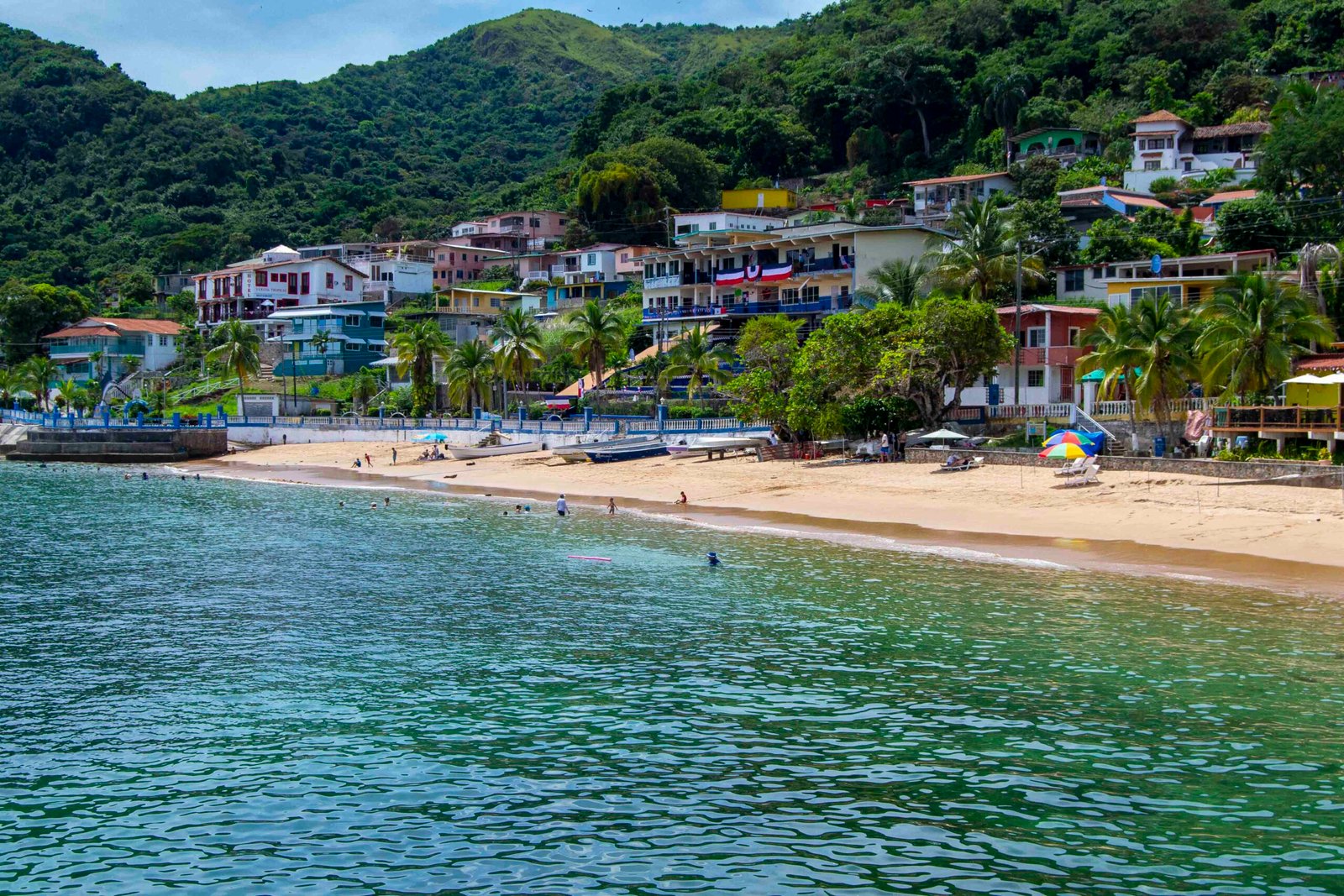 A day at Isla Taboga's hidden beach